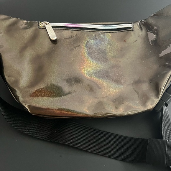 Black Holographic Fanny Pack multi color Zipper - Picture 6 of 6
